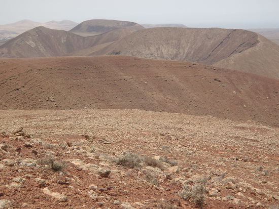 Blick vom Bayuyo auf die Nachbarkrater.