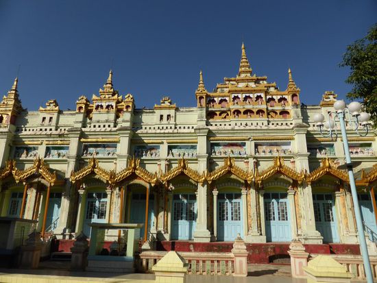 Thanboddhay, Nebengebäude