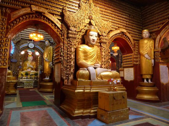 Im Innern der Thanboddhi Pagode