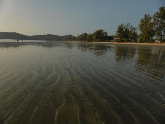 Ao Yai Beach auf Ko Phayam bei Ebbe