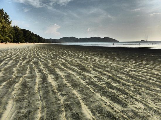 Der Strand bei Ebbe ist ein Gesamtkunstwerk und auch im Detail.... irre schön.