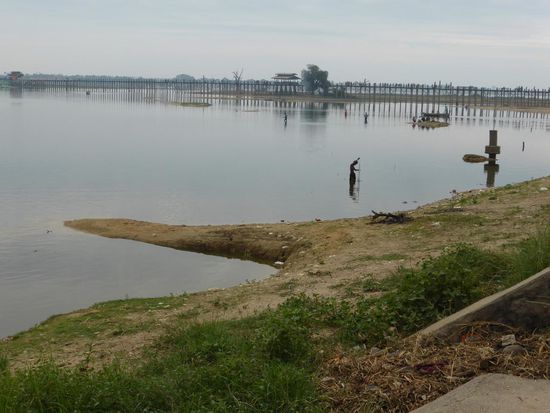 Die längste Teakholzbrücke der Welt in Amarapura.