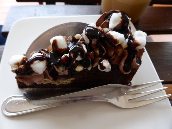 Und hier der Happy Happy Birthday Kuchen J.O.