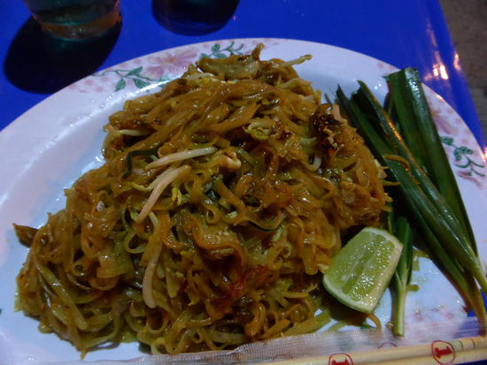 Mmhhh, Pat Thai auf der Straße...