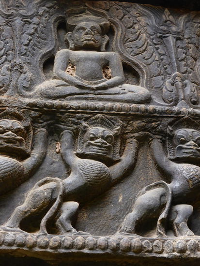 Details der Steinmetz Arbeiten sind selten erhalten, hier eine, die mir gut gefiel. Ist ein Ausschnitt über einem Tuerbogen.