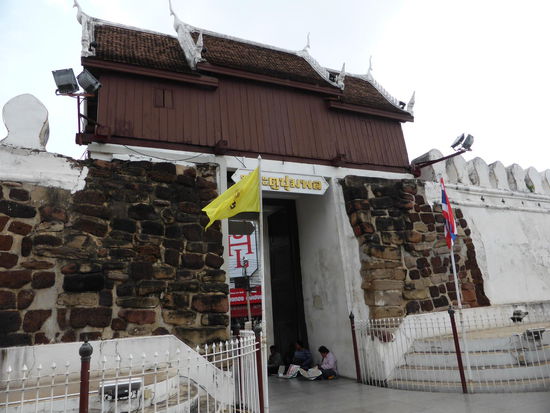 Das Gate im Westen, ein Stück der alten Stadtmauer.