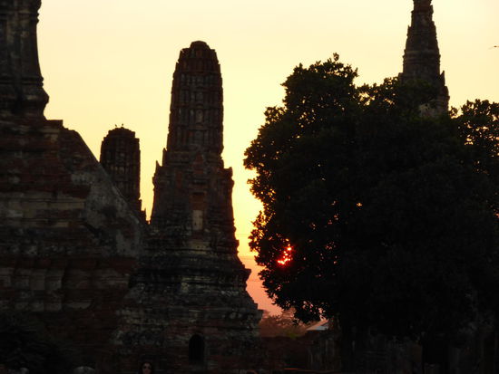 Sonnenuntergang mit "Klatschfaktor" - hat zum Glück keiner gemacht. Alle - bis auf ein paar "Ignoranten" standen hinter einer imaginären Linie.