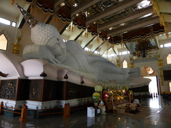 Der liegende Buddha.