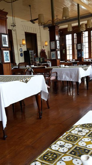 Café Batavia am Fatahillah Platz in Jakarta. Nobel, schöne Swing Musik, angenehm.