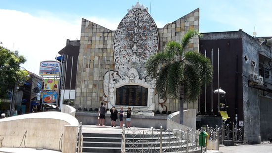 Memorial Denkmal in Kuta/ Bali für die Opfer des Terroranschlages 2002.