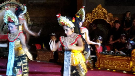 Classical dance im Ubud Palace.