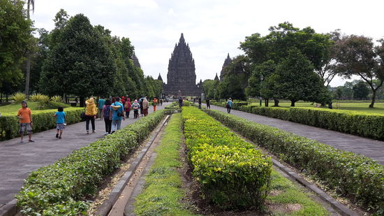 Der Eingang zum Prambanang, eine hinduistische Tempelanlage.