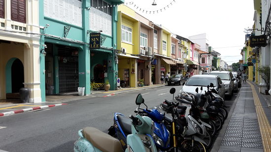 .... und gegenüber auch.