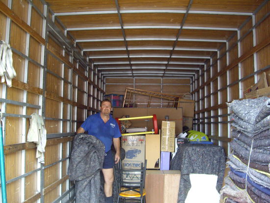 Peter mein Boss im LKW, so werden Moebel gestapelt!!!