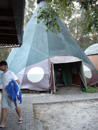 Tippi aussen mit Paul im Bild