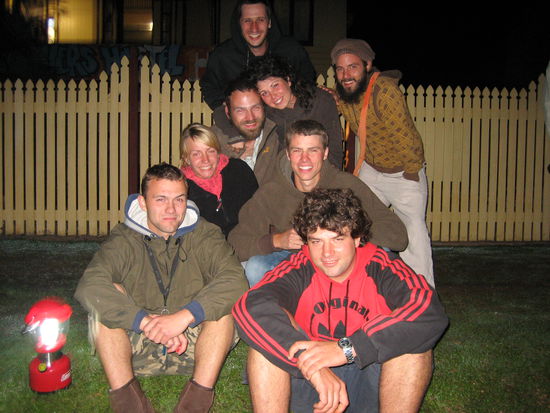 Lustige Truppe vorm              Workers &amp; (Divers)-->Fighters  Hostel