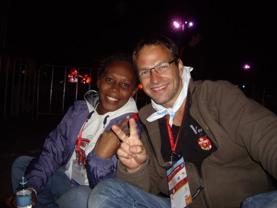 Eine Junge Dame von den Samoanischen Inseln mit der, zwei ihrer Freunde, Stefan und Sandra habe ich mein zweites Abendmahl verspeist.