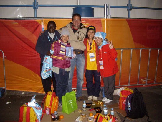 Dinner- (Abendessen) Gemeinschaft aus Namibia und Vietnam