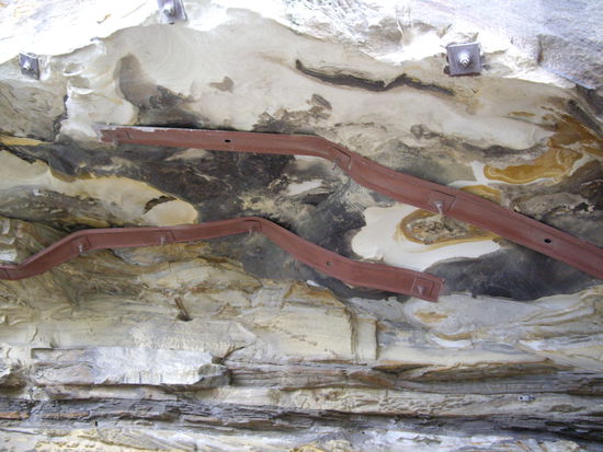 auch ne Moeglichkeit Felsen gegen runterfallen zu sichern!!!