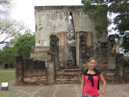 Wat Si Chum. Wie man in der Niesche sieht eine Buddha-Tempel.
