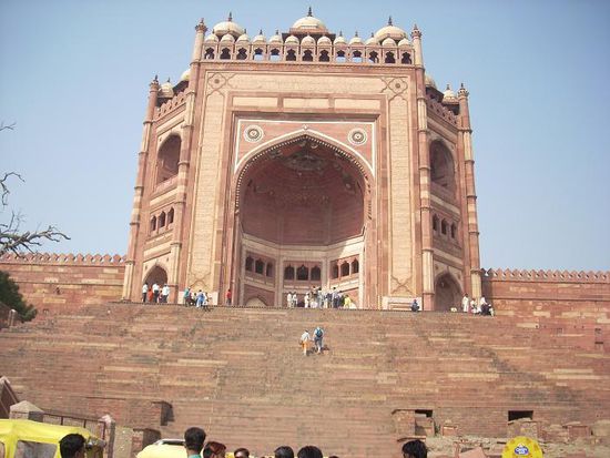 das groesste Tor in Asien. Mal sehen wie lange die Chinesen brauchen um den Rekord zu knacken.