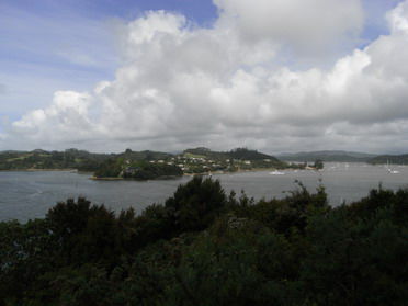 Bay of Islands, leider nicht mit dem beruehmten tuerkisblauen Meer