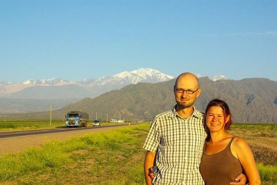 Beim Sonnenaufgang, die Precordillera im Hintergrund