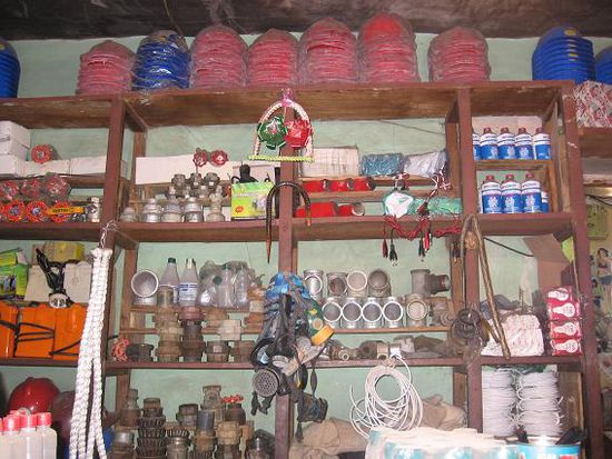 Regale am Markt der Mineros