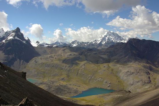 Blick auf die Lagune Chiar Kota und dahinter der Huayna Potosi