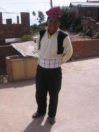 Der breite Guertel stabilisiert das Becken, damit die Maenner noch mehr tragen koennen.