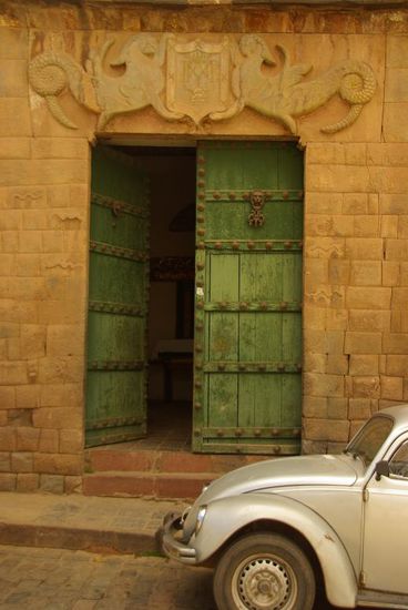 Man sieht noch sehr viele VW Kaefer herumfahren