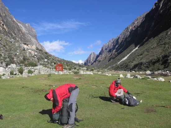 Der Zeltplatz Llamacorral, beim Zeltabbauen am naechsten Tag