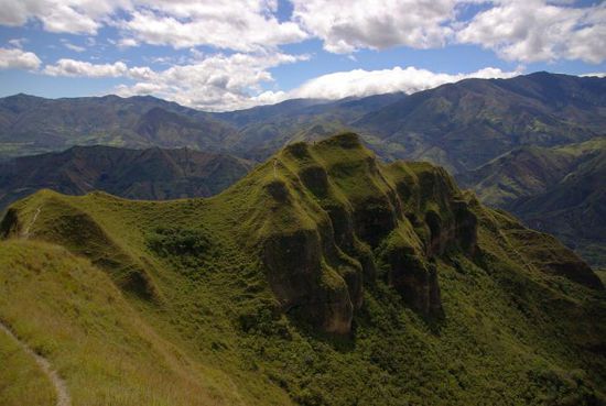 Weiter ging es den Grat entlang, vorbei an unzähligen Spinnennetzen.