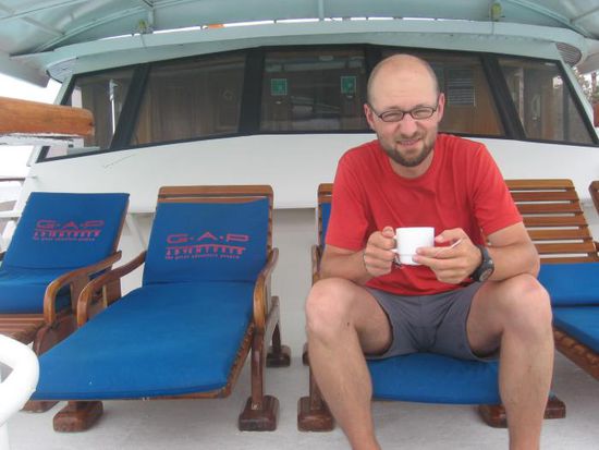 Am Vorderdeck konnten wir von den Liegestühlen die Aussicht geniessen