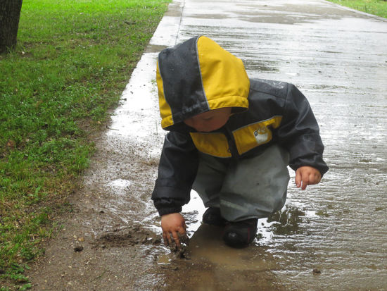 Und als es dann endlich aufhört zu regnen, Gatschhose an und ab nach draussen.