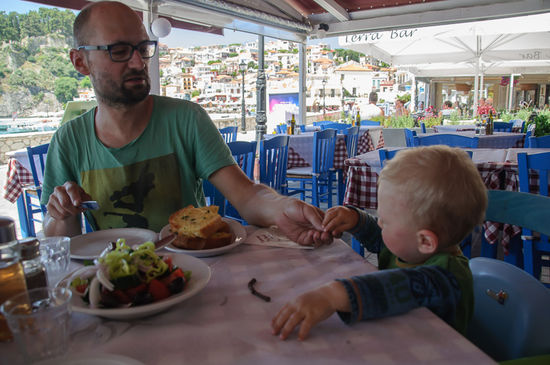 Und in einem davon haben wir Mittagspause gemacht und Fisch gegessen
