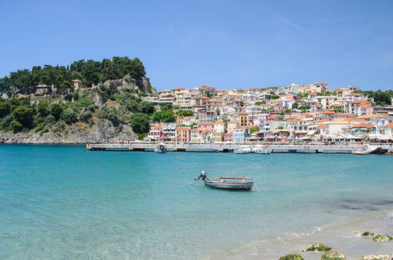 Blick auf Parga von der Uferpromenade