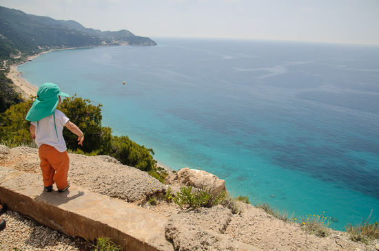 Und der Stein fliegt schon