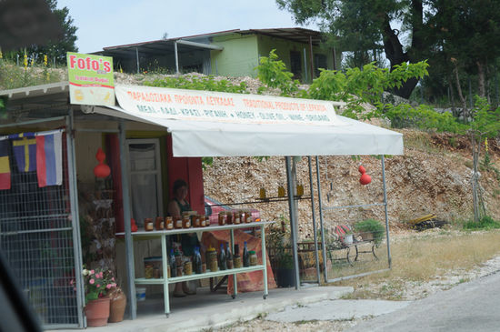 Honig und Olivenöl wird an den Strassen verkauft