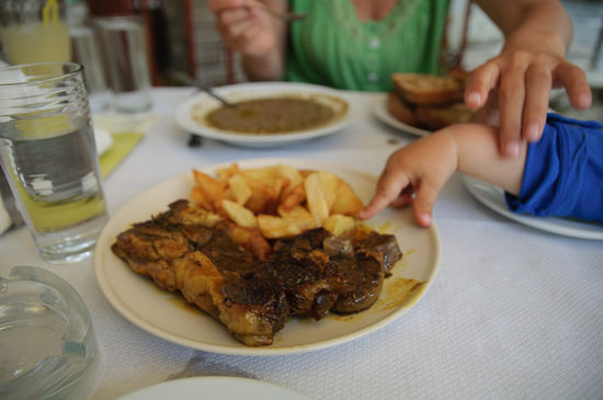 Ziegenfleisch mit Kartoffeln, Georg will gleich was davon