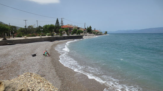 Ein Kieselstrand läd zum Steine werfen ein...