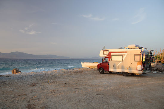 Schlafplatz direkt am Meer in der Nähe von Xylokastro