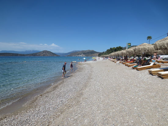Auch die schönen Strandliegen gehören zum Campingplatz.