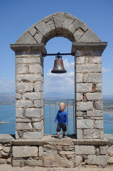 Georg hat natürlich gleich die Glocke entdeckt