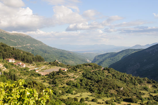 ... hinunter in die Schlucht