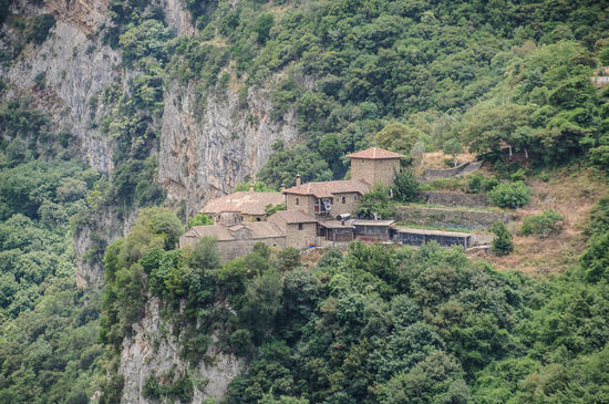 Gebaut auf einem Felsvorsprung