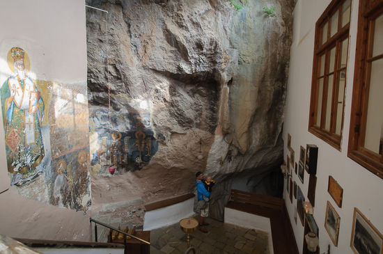 ... und wir können uns das Innere des Klosters ansehen. Es gibt mehr Platz als man von aussen erwarten würde.