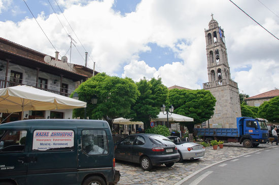 Geparkt wird überall, kreuz und quer.