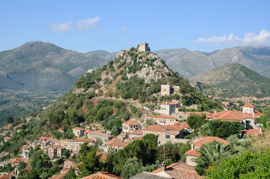 Von der anderen Bergseite kann man die Festung gut sehen.