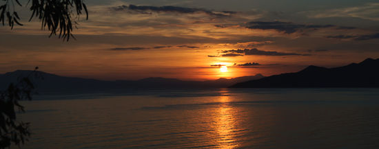 Sonnenuntergang vor dem Campingplatz in Stoupa